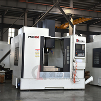 Centre d'usinage CNC de haute précision VMC650 pour le métal avec lit de coulée intégré