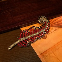 Bros Pin Bulu Bunga Kristal Merah Vintage Elegan, Perhiasan Cantik Berkelas, Hadiah untuk Wanita