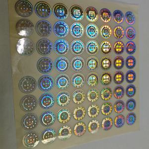 Rouleau d'autocollants holographiques argentés personnalisés à gratter, étiquettes rondes pour la création de cartes de récompense surprise et promotionnelles - Product Image 6