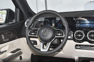 Mercedes-Benz EQB 260 <span class=keywords><strong>2022</strong></span>, SUV compact 100% électrique, 5 portes, 5 places, interface de charge rapide avec chauffage à basse température, voiture d'<span class=keywords><strong>occasion</strong></span> - Product Image 5