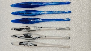 Crochets à crochet en acier personnalisés avec logo et touche professionnelle élégante pour les débutants - Marque Conifer Magasins d'artisanat et de filature - Product Image 2