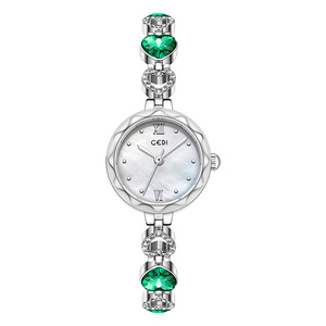 Montre-bracelet rétro de luxe pour femme, sensation haut de gamme, strass en forme de cœur, élégante, à quartz - Product Image 6
