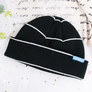 Black Woven Patch Logo Custom Acrylic Wholesale Jacquard Beanie Custom Knit Cuffed Fisherman Beanie