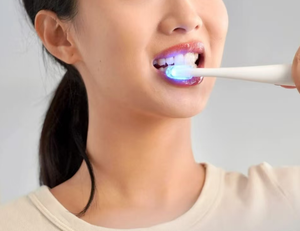 Brosse à <span class=keywords><strong>dents</strong></span> LED Bio LED à lumière bleue 460 nm de qualité salon : Blanchiment et bactériostase 2 en 1, Taches tenaces et <span class=keywords><strong>dents</strong></span> jaunes - Product Image 6