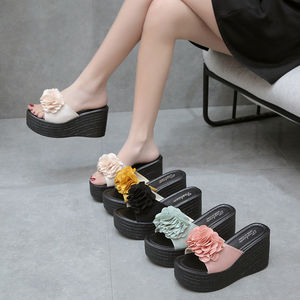 Nouvelles pantoufles compensées à plateforme pour femme, couleur unie, motif floral, collection été 2025 - Product Image 5