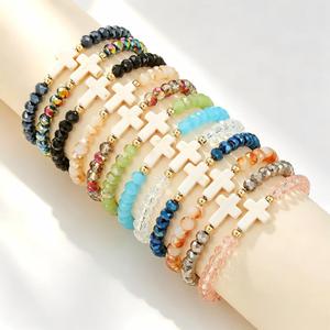 Ensemble de bracelets perlés croisés, bijoux en corde élastique, design géométrique multicolore, cadeau unisexe, accessoire de mode - Product Image 3