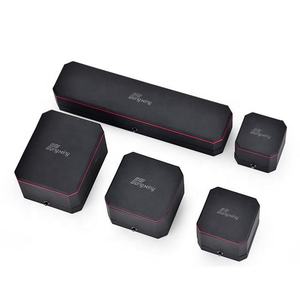 Portagioie in pelle PU personalizzabile in plastica personalizzata confezione rotonda per bracciali collane <span class=keywords><strong>orecchini</strong></span> per matrimoni - Product Image 6