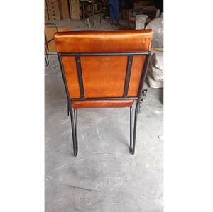 Silla de Comedor Moderna de Hierro Envejecido con Asiento de Cuero Premium, Asiento Elegante para Hogar, Bar, Restaurante y Hotel - Product Image 3