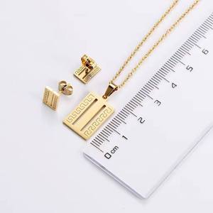 ชุดเครื่องประดับแฟชั่นหลากหลายสไตล์สำหรับผู้หญิง ดีไซน์มินิมอล ทอง 18k สแตนเลส รูปหัวใจและผีเสื้อ สร้อยคอและต่างหู เหมาะสำหรับเป็นของขวัญ - Product Image 4