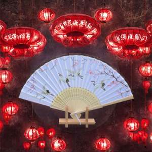 Éventails pliants personnalisés en tissu floral avec design en bambou ajouré, technique de peinture, pour festivals, mariages, souvenirs - Product Image 3