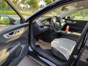 Hongqi <span class=keywords><strong>E</strong></span>-QM5: Tranquillità Elettrica, Progettata per il Viaggio. Serenità Silenziosa, Comfort Spazioso. - Product Image 4