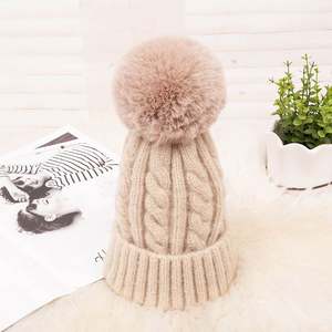 Gorros de Invierno Cálidos para Mujer, de Moda, con Pompones, Forro Polar Tejido, Venta al por Mayor en Stock - Product Image 5