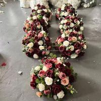 Boules de fleurs artificielles en rose bordeaux, directement de l'usine, pour décorations de centre de table de mariage