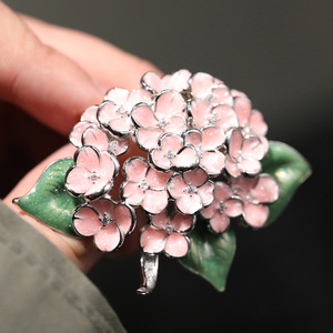 Broche élégante originale en forme de fleur d'hortensia, plaquée or rose, en alliage de zinc, cadeau pour femme, accessoire de mode - Product Image 4