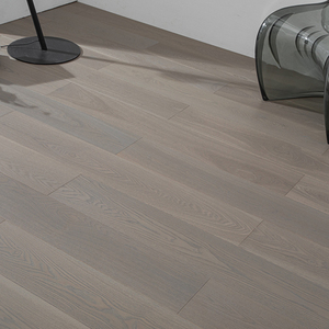Parquet massif AVANTIMORA ISO9001 en frêne brossé multicouche, qualité AB, préfini, système clic, largeur 14mm 15mm 18mm, idéal pour les hôpitaux - Product Image 2