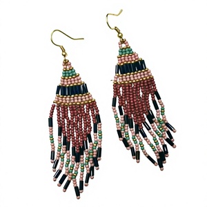 Boucles d'oreilles pendantes bohèmes en perles de riz avec perles de verre, style bohème à franges pour femme - Product Image 1