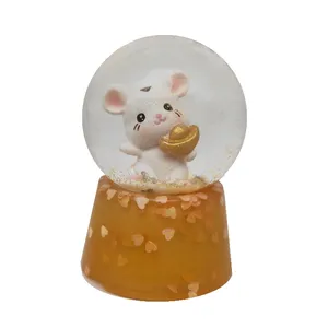 Stock Mini Resin Glass Christmas Led Ballet 45ミリメートルSnow Globe Ball Souvenir