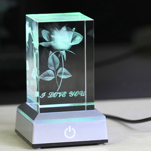 Vendita calda colorato K9 cubo di cristallo fiori di rosa Souvenir 3d incisione Laser cubo di Rose con luce a Led - Product Image 3