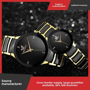 Montre à <span class=keywords><strong>quartz</strong></span> tendance avec cadran à aiguilles, bracelet en acier inoxydable incrusté de diamants, style simple et personnalisé pour couple, grand format - Product Image 4
