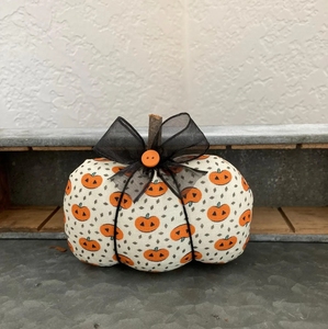 Decoración <span class=keywords><strong>de</strong></span> Calabaza <span class=keywords><strong>de</strong></span> Tela para Halloween con Dos Calabazas <span class=keywords><strong>de</strong></span> Peluche y un <span class=keywords><strong>Sombrero</strong></span> <span class=keywords><strong>de</strong></span> <span class=keywords><strong>Bruja</strong></span>, con Lindos Estampados como Calabazas Pequeñas y Puntos - Product Image 4