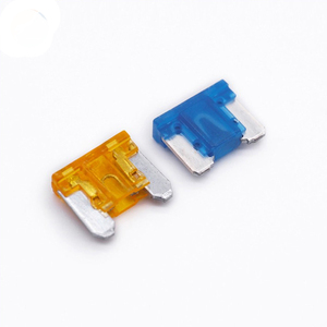 Super Mini Auto Fuse Low Profile Sicherung Kleine Sicherung 5, 7,5, 10, 15, <span class=keywords><strong>20</strong></span>, 25, 30 AMP für Autos, LKW Flachs icherung 10a Mini Automotive PEC - Product Image 1