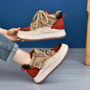 Zapatos de suela gruesa de piel de vaca de capa superior informal para mujer - Product Image 1