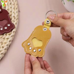 Porte-clés portable en cuir PU gaufré pour poils d'animaux, durable, mignon, de forme rectangulaire, organisateur de poils doux de haute qualité - Product Image 4