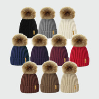 Bonnet en tricot à capuche en acrylique, tendance, personnalisé, pour l'hiver, avec pompon en fourrure