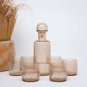 Carafe tunisienne Lella KALYS en verre soufflé artisanal, hauteur 30 cm, bouchon en liège, compatible avec les portes de boutique, fabriqué en Tunisie - Product Image 1
