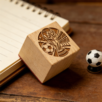 Kit de tampons en bois commémoratifs de la Coupe du Monde de football DIY, en bois naturel avec motifs personnalisables, incluant des monuments du pays hôte