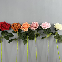 Centres de table en latex de roses blanches artificielles au toucher réel pour la décoration de scènes de table de mariage