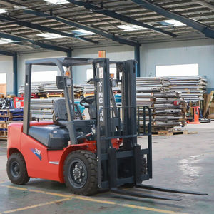 Carretilla elevadora de combustión interna diésel de alta calidad de 2,5-3 toneladas, nueva para uso agrícola, neumáticos Neumáticos/sólidos de mástil de tres etapas - Product Image 1