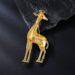 Bán Buôn Dễ Thương Men Con Hươu Cao Cổ Trâm Pha Lê Hợp Kim <span class=keywords><strong>Pin</strong></span> Cho Trẻ Em Đảng Đám Cưới Và Engagement Mô Hình Số - Product Image 5