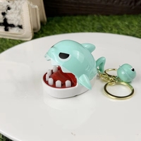 Vente en gros usine : Porte-clés et pendentif de voiture motif requin de dessin animé 'Cable Bite Shark' mangeur de poisson, modèle TikTok, petit cadeau, jouet pour enfants