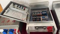 Boîtiers électriques Chint & Schneider : Tension personnalisable 380V/220V et options de prises multiples pour plateforme suspendue