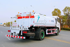 Camión Cisterna de Agua DONGFENG de 10 Toneladas 4X4, Camión Cisterna de Agua de Servicio Pesado para Saneamiento Urbano - Product Image 6
