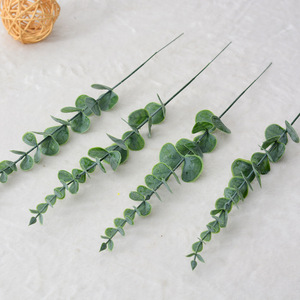 Flower Delight - Hojas Artificiales de Eucalipto de 78 cm, de Plástico, para Decoración de Bodas y Hogar - Product Image 4