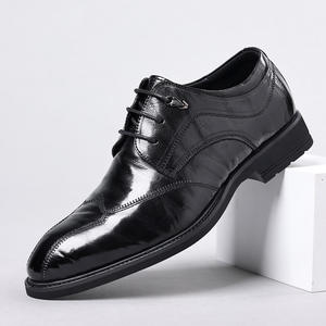 Zapatos de cuero de hombre de moda informales británicos formales de negocios personalizados de gama alta - Product Image 2