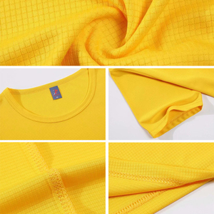 เสื้อยืดโพลีเอสเตอร์แบบเรียบสำหรับขายส่ง พิมพ์โลโก้ได้ตามต้องการ เสื้อยืดแห้งเร็วสำหรับผู้ชายและผู้หญิง - Product Image 4