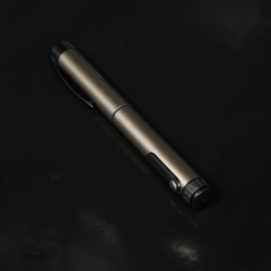 Fournisseur de corps de stylo métallique réutilisable |   Cadran lisse et support transparent |   Boîtier de stylo métallique personnalisable - Product Image 1