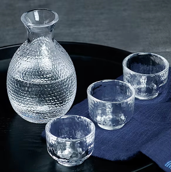 ใส 4 ถ้วย หนึ่งขวด