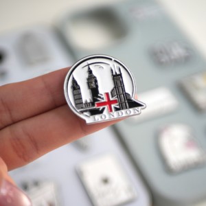 2026 Kedatangan Baru Pin Enamel Lembut Kustom - Stiker Ponsel Tema Kota Dubai & Arab, Stok Siap dari Pabrik untuk Dekorasi Ponsel - Product Image 5