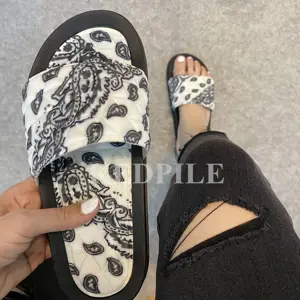 Frauen fantastische Mode Damen Sommer PVC Haus Memory Foam Leopard Slide Sandalen Hausschuhe