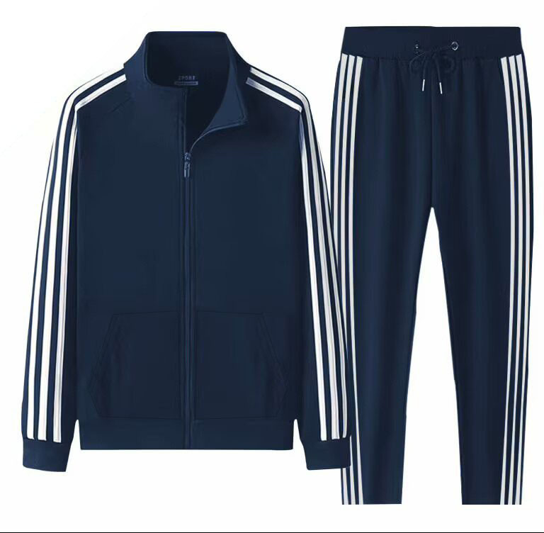 Chaqueta azul marino y pantalón azul marino de corte recto.