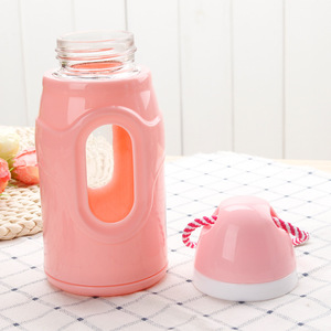 Linda botella de agua de dibujos animados para niños, artículos para beber de plástico rosa, morado y azul con asa, taza portátil para uso escolar para niños - Product Image 4