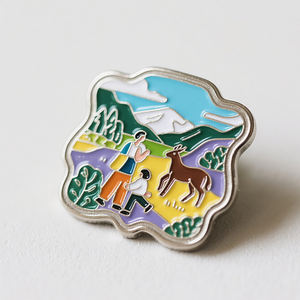 カスタムソフトエナメル彫刻グラビア印刷ブローチ面白い面白い金属エナメル高級ブローチラペルピン - Product Image 1