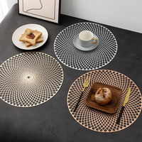 Napperon creux isolé en PVC moderne Tapis de table décoratif pour hôtel Tapis de tasse pour le commerce électronique à conception transfrontalière pour le restaurant