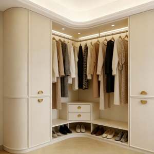 Armoire de rangement en forme de L de style crème BALOM, armoire d'angle avec tiroirs, zone de suspension, poignée dorée, meubles de chambre à coucher - Product Image 6