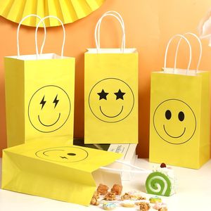 Sacs en papier kraft blanc personnalisés avec poignées, impression personnalisée de sacs d'emballage alimentaire pour les achats en gros, sourire jaune fantaisie - Product Image 2