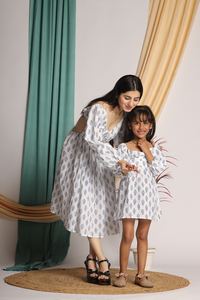 Vestidos cortos elegantes informales florales con estampado de manga Midi y cuello de mujer de gran popularidad, vestidos Midi cortos estampados pequeños para mujer - Product Image 6